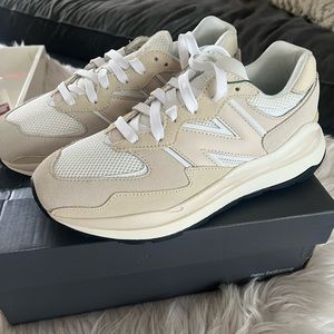 NWT Balance 57/40 W Sea Salt Calm Taupe 8.5